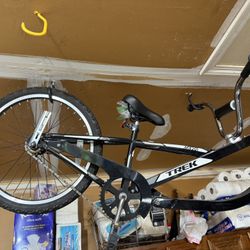 Trek TheMT-201 Pedal Trailer Tag Along
