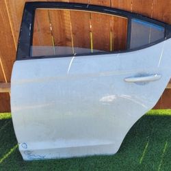 2017 - 2020 HYUNDAI ELANTRA LEFT REAR
DOOR USED OEM. NC3