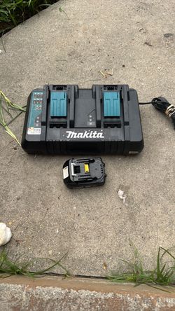 Makita DC18RD Dual Port Battery Charger with Battery
