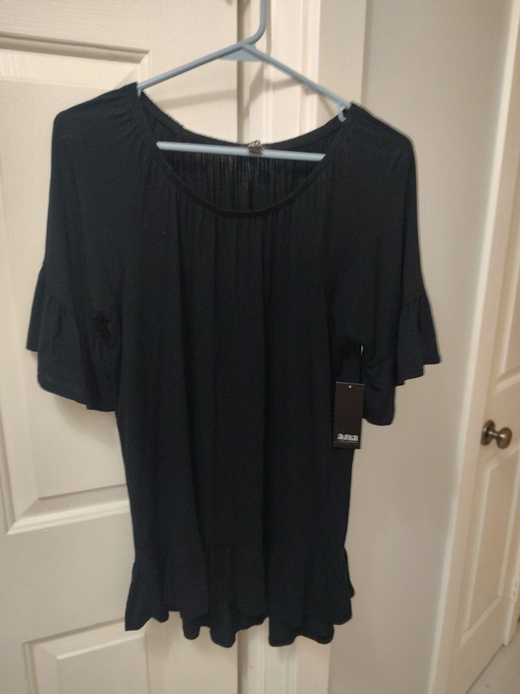 Black Shirt Ana NWT (L)
