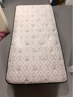 Twin Size Sealy Mattress and box spring set - make an offer!