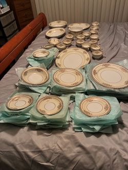 Vintage Noritake Bancroft 5481 Dinnerware Set with Gold Floral Border 90 pc aet