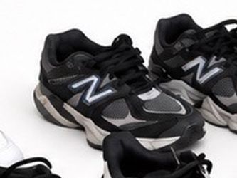 New Balance Black Grey Sneaker