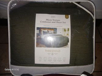 Comforter and sheet set gray