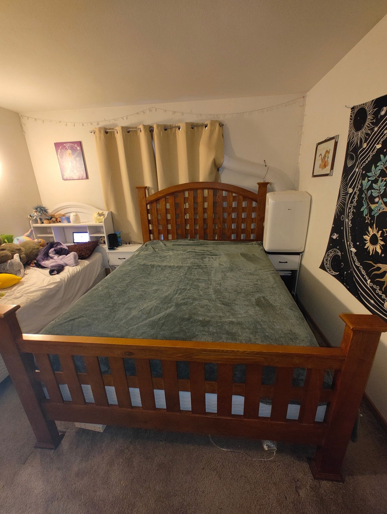 4 Piece Queen Size Bed Set 