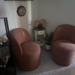 Set of club chairs (2)