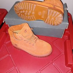 YOUTH SIZE 3 TIMBERLAND BOOTS