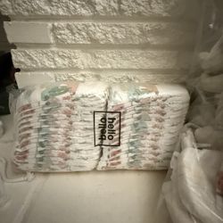 Hello Bello Premium Baby Diapers, Infant Size 2 Total 122 count