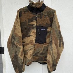 Men's Army Camo Patagonia Retro X Deep Pile Fleece Jacket (Small)