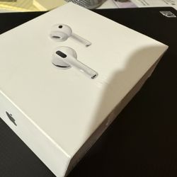 Brand New Apple AirPods Pro 3 Model A3063 A3064 MFHP4LL/A - $200 (san jose)