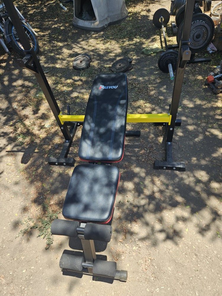 Incline weight bench with 15lb spin lock bar and 4x25lb plates total 115lbs. Total price $120 firm.