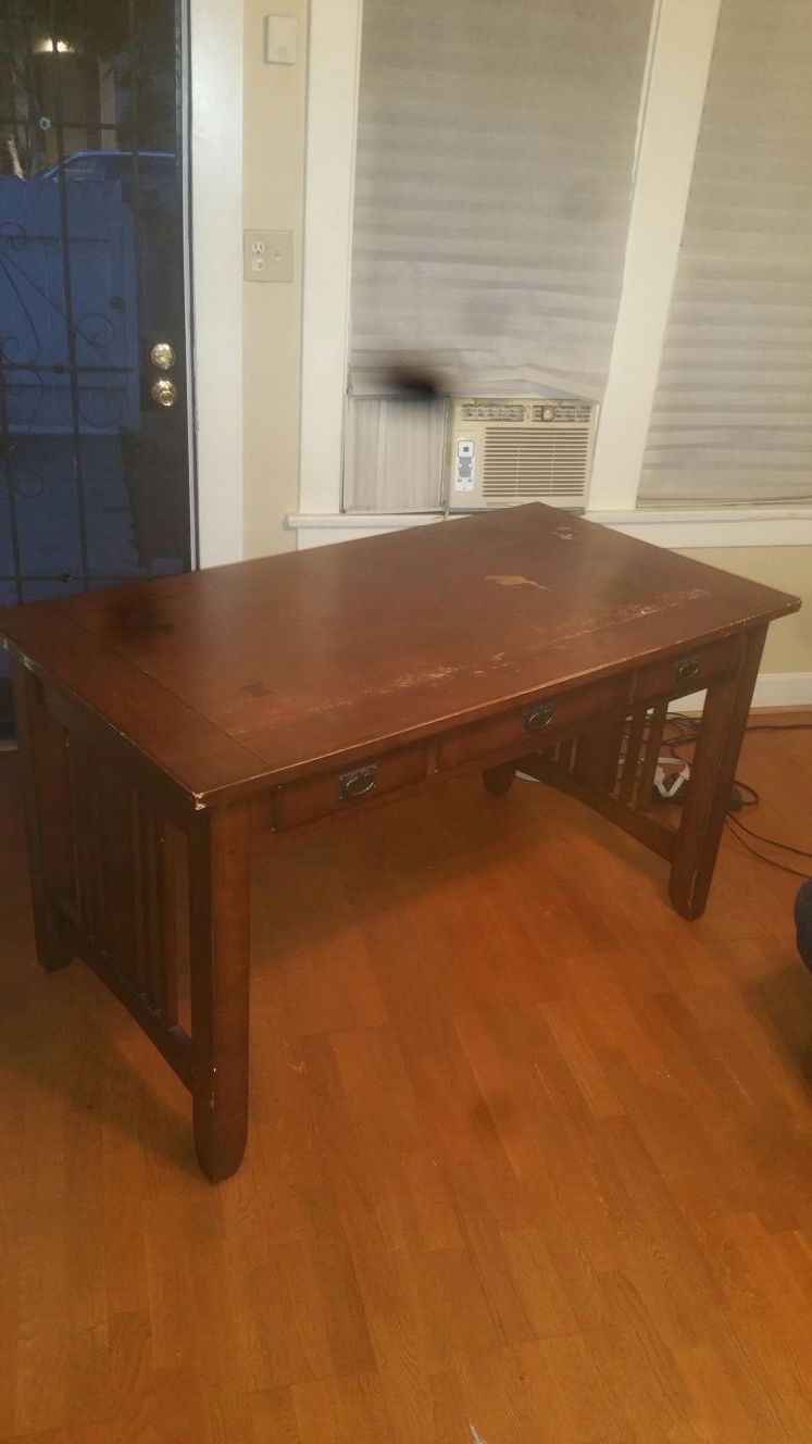 Office desk Solid wood, super sturdy