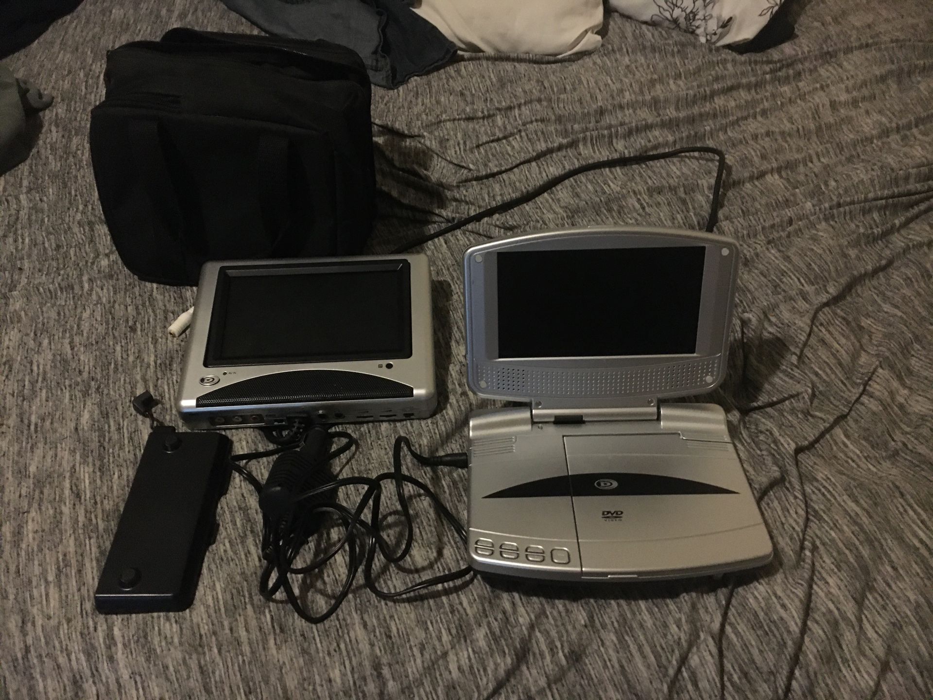 Durabrand DVD player w extre screen