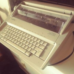 BROTHER GX 6750 TYPEWRITTER