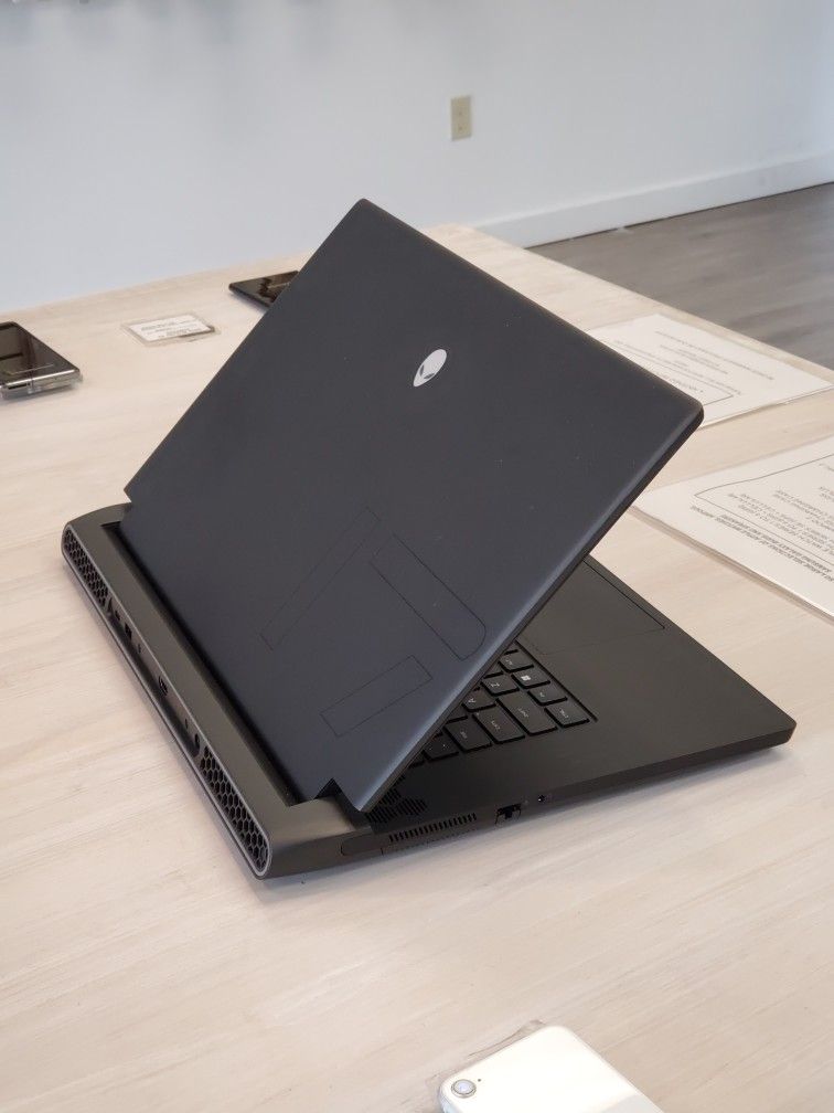 Alienware M17 R5 16GB 512GB SSD - Buy in full or from $1 Today and the rest later 🤗