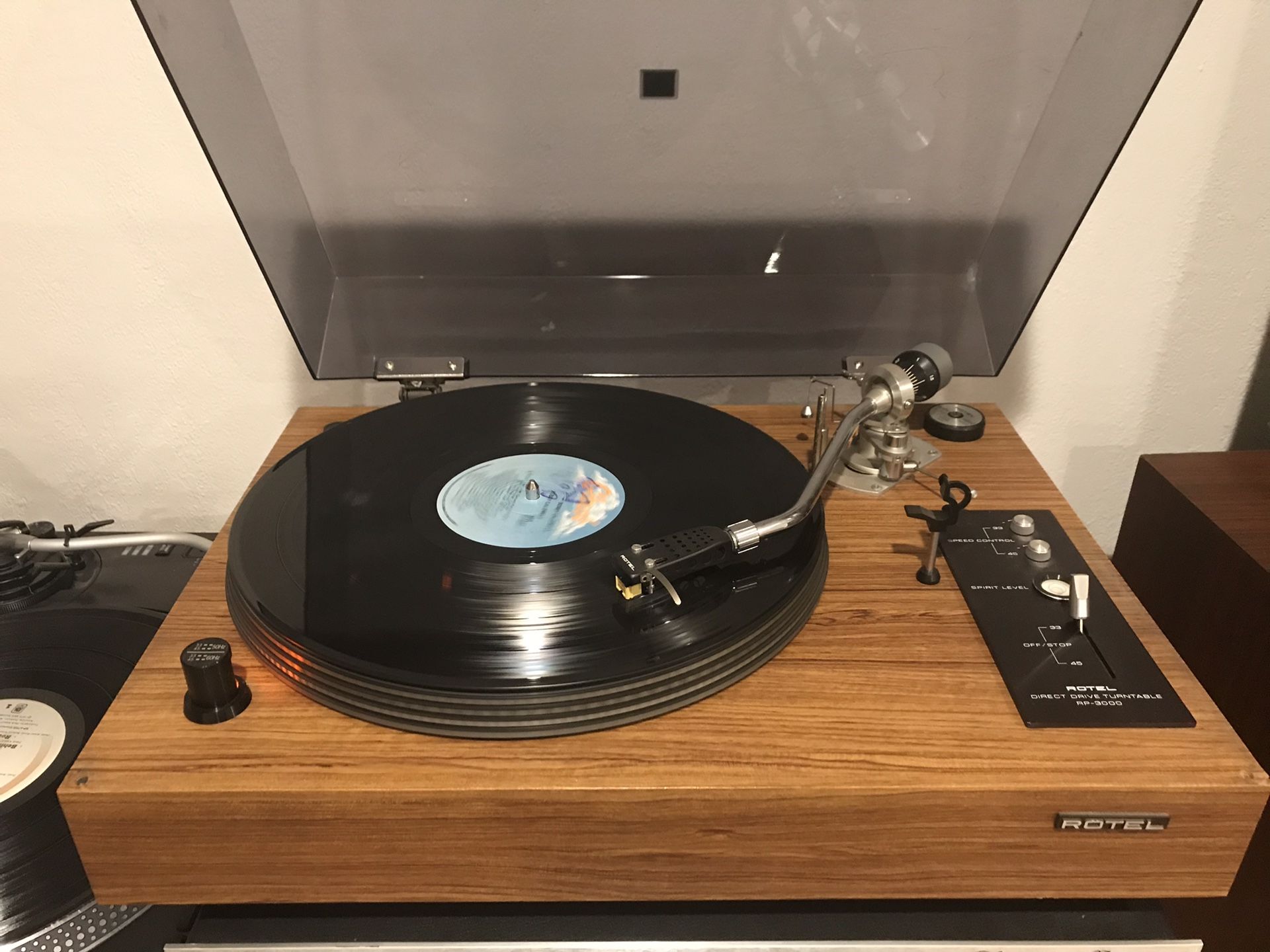 Rotel RP-3000 record player / turntable