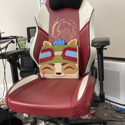 Secret lab Ahri Gaming Chair Titan Evo