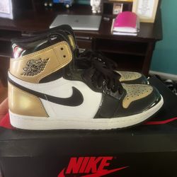 Jordan 1 Gold toe