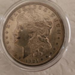 1921 MORGON SILVER DOLLAR  69