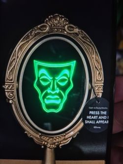 Bath & Body Works Disney Villians Evil Queen light up body tray PLEASE READ DESCRIPTION