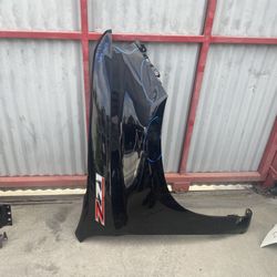 2019-2023 Chevy Silverado Right Fender 