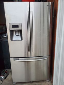 ISamsung French door stainless steel refrigerator