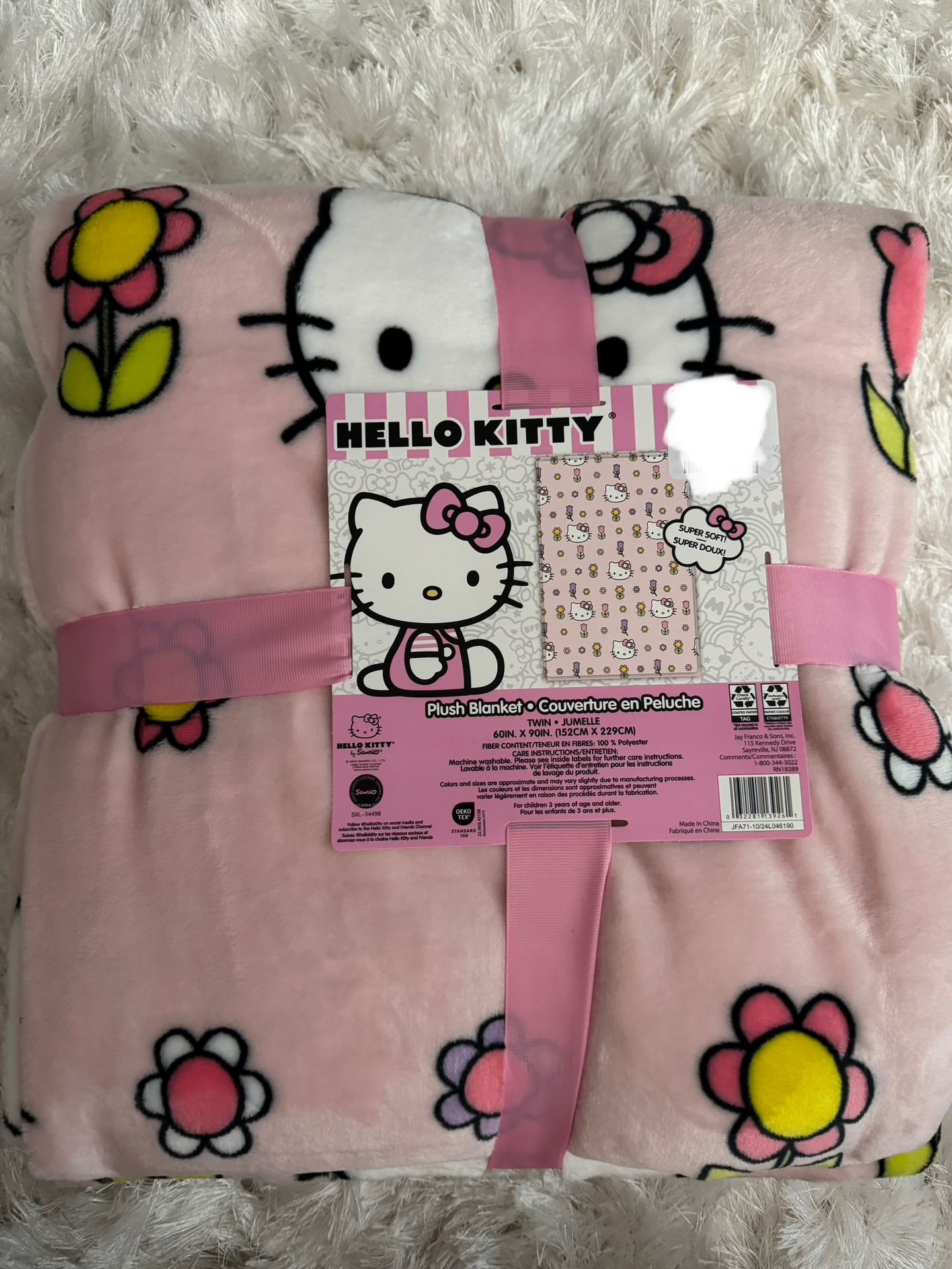 BRAND NEW: Hello Kitty Plush Blanket Size TWIN