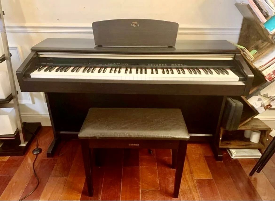 Yamaha ARIUS Piano