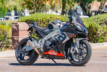 2019 Aprilia Rsv4