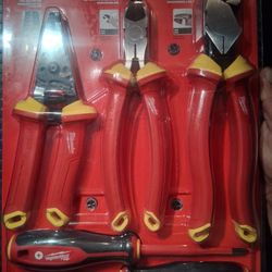 Milwaukee 1000v Insulated 5pc Hand Tool Set