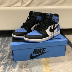 Air Jordan 1 Retro High OG UNC