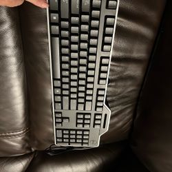 Keyboard one Is HP The Other Is Dell The Third Is Logi