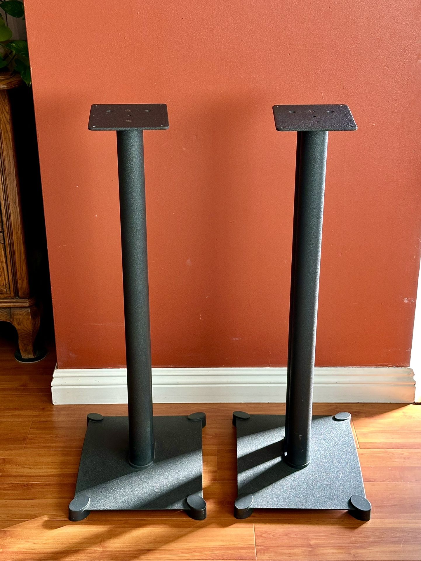Heavy Duty Steel Speaker Stands / Sanus SF 33 (set of 2)