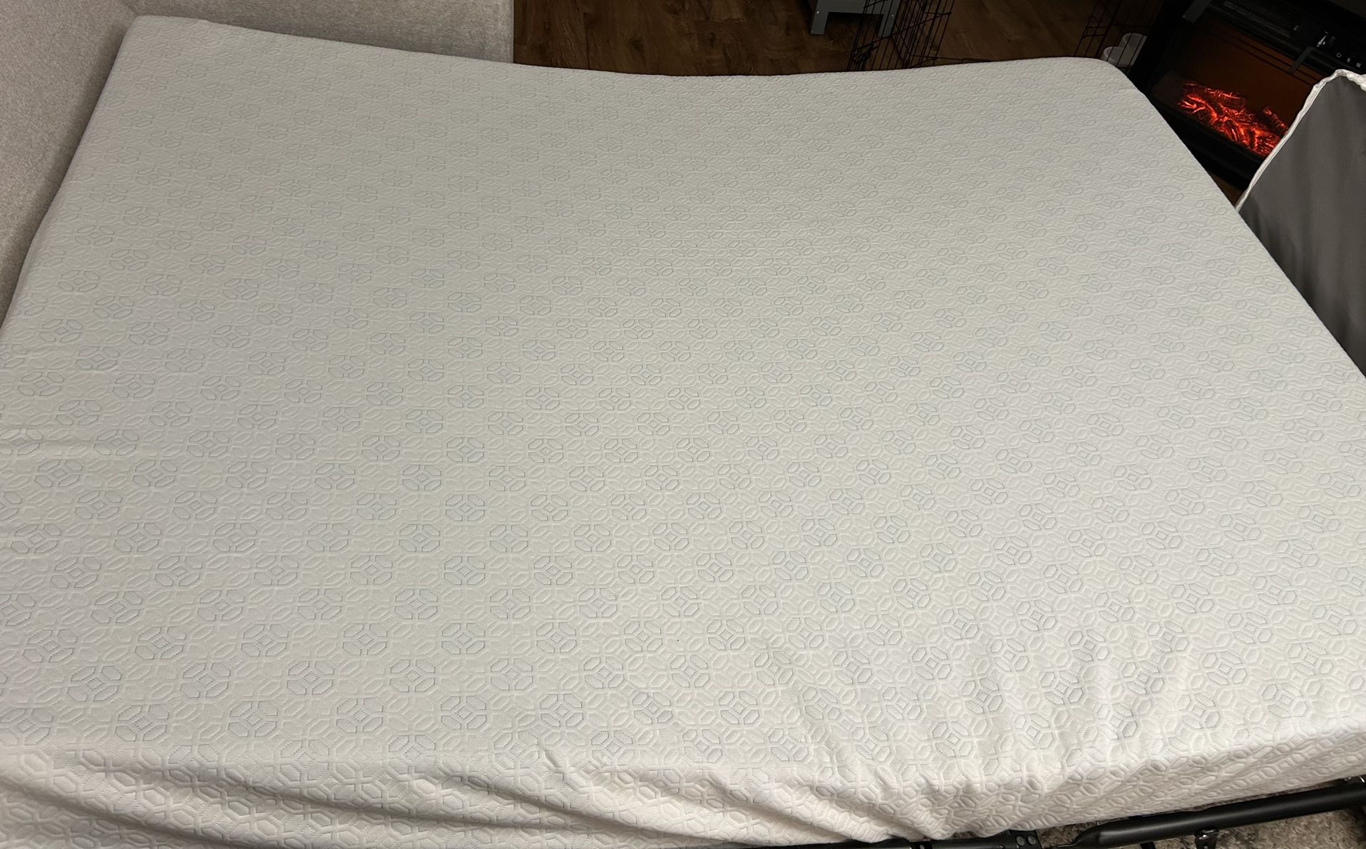 Queen Size memory Foam Cooling Mattress