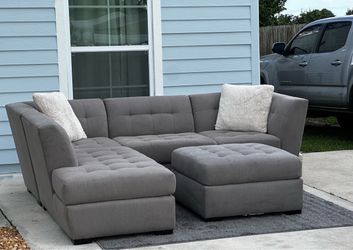 Grey Sectional Couch w Ottoman - Free Delivery 🛻