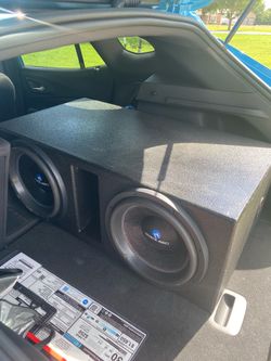2 12inch Subwoofers and 1000W Amp in Pro Box
