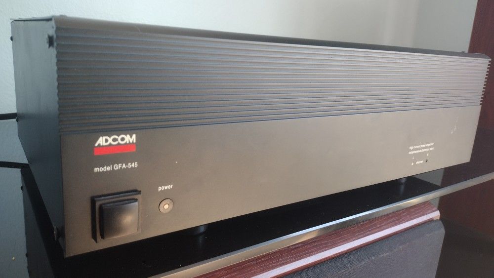ADCOM GFA-545 Power Amplifier