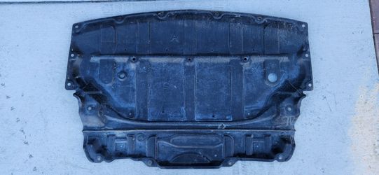 2013 INFINITI G37 engine Splash Guard.