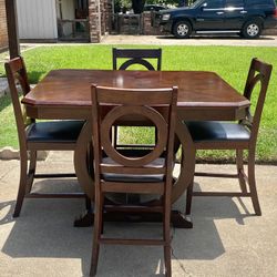 Dining Table & 4 Chairs 