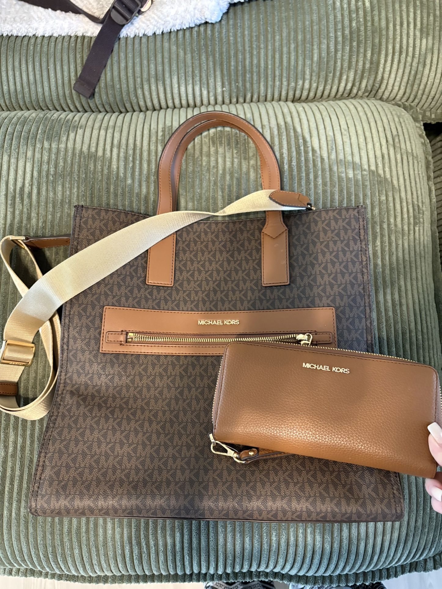 MK Laptop Bag