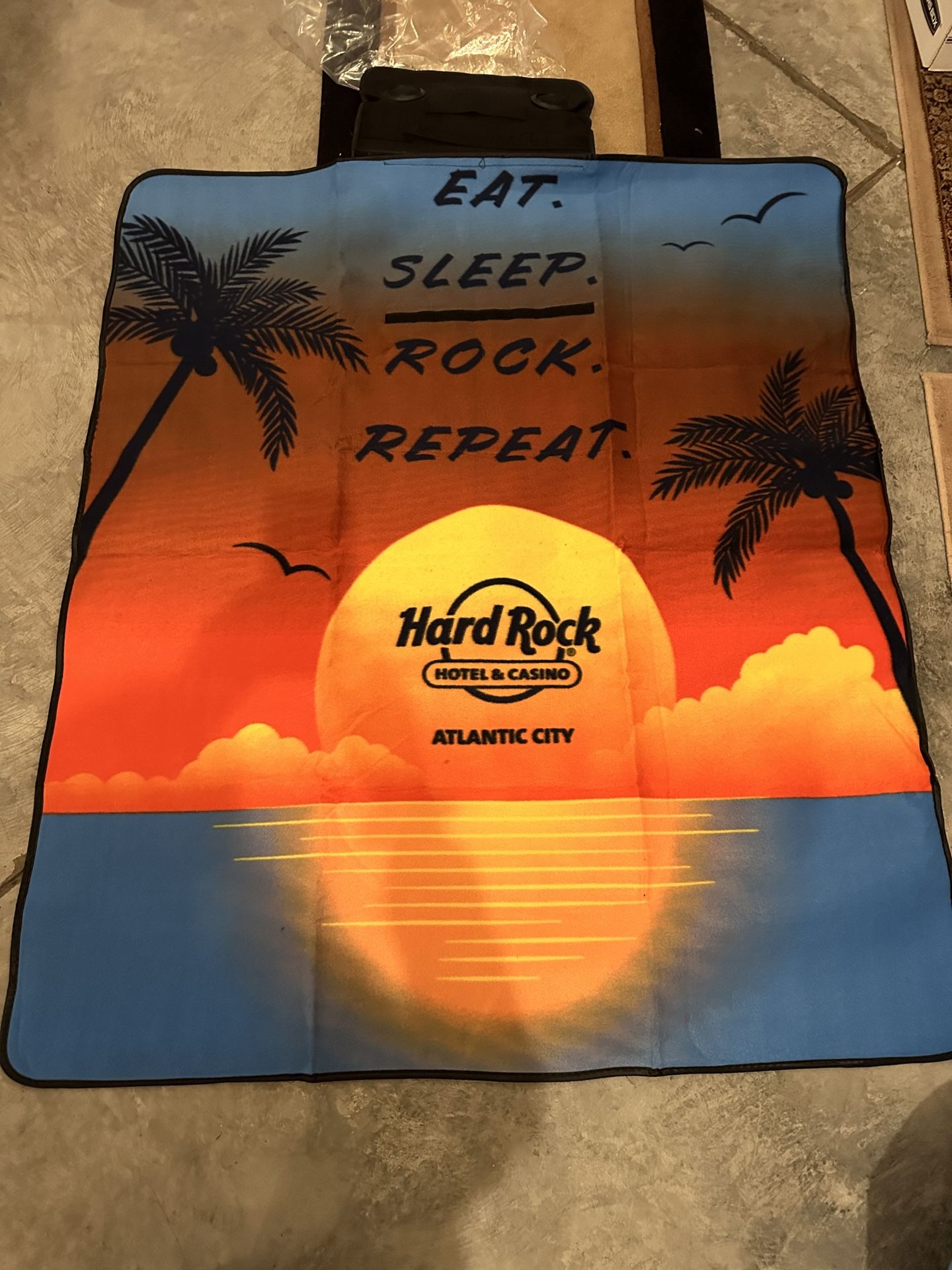 BNWT Hard Rock Cafe Picnic Blanket With Speakers