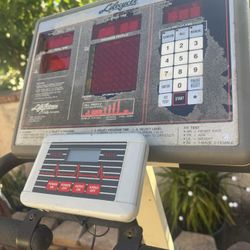 Lifecycle 6500 Exercise Bike In Good Condition 