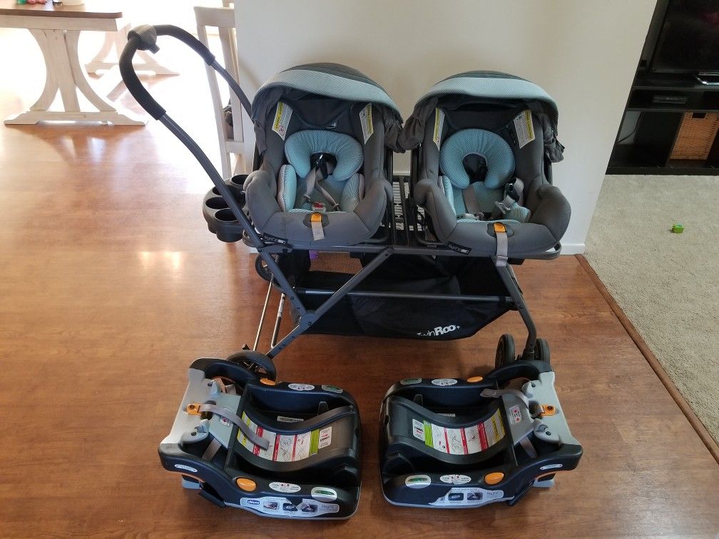 Joovy Twin double stroller and carseats