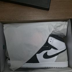 Jordan 1 Bleached Coral Size 11.5 Men 