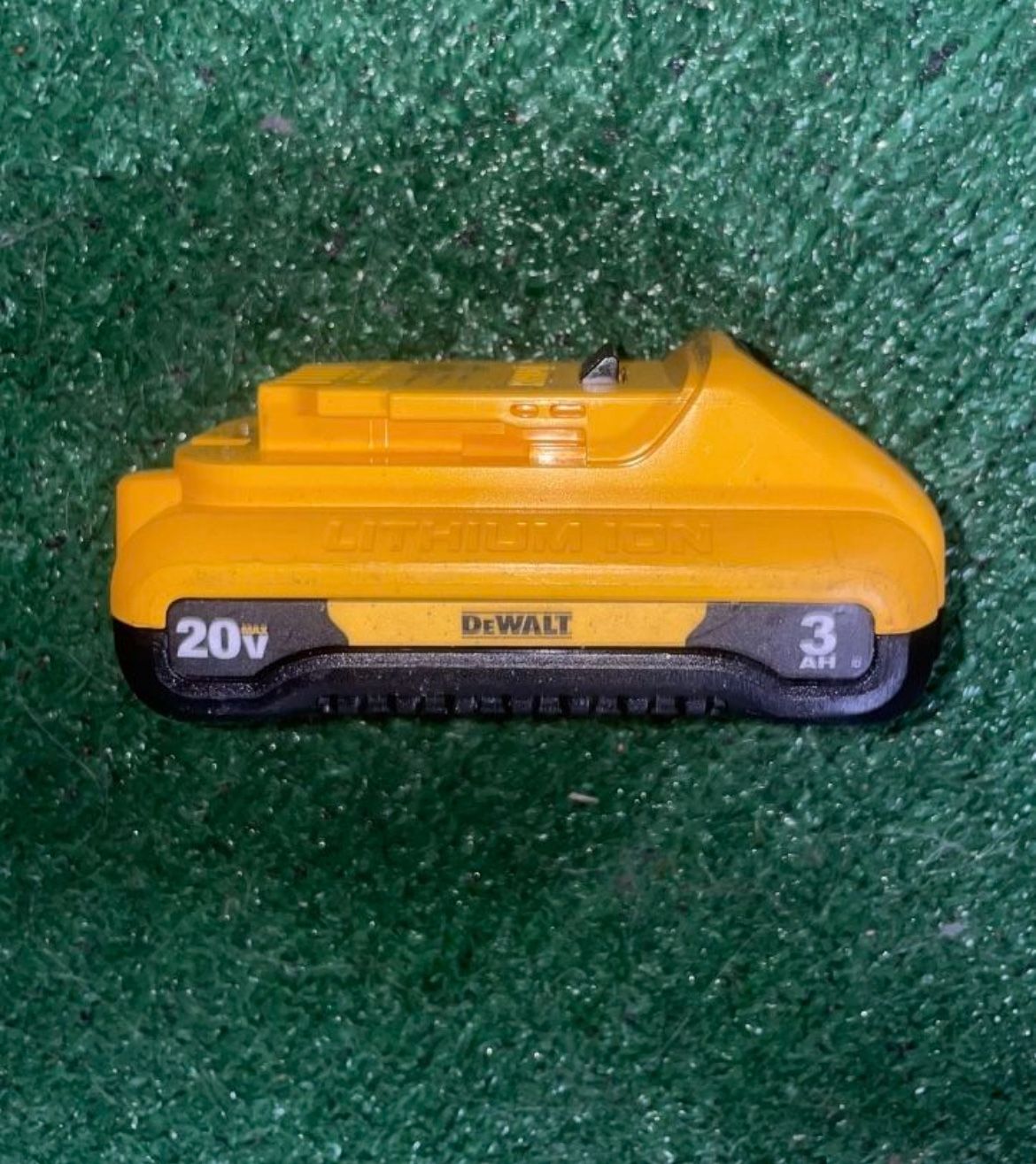 DEWALT 20V MAX Compact Lithium-Ion 3.0Ah Battery Pack About This Product The DCB230 battery pack is fully compatible with all 20-Volt MAX tools. 3.0A