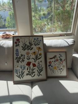 Set of two wall decorations