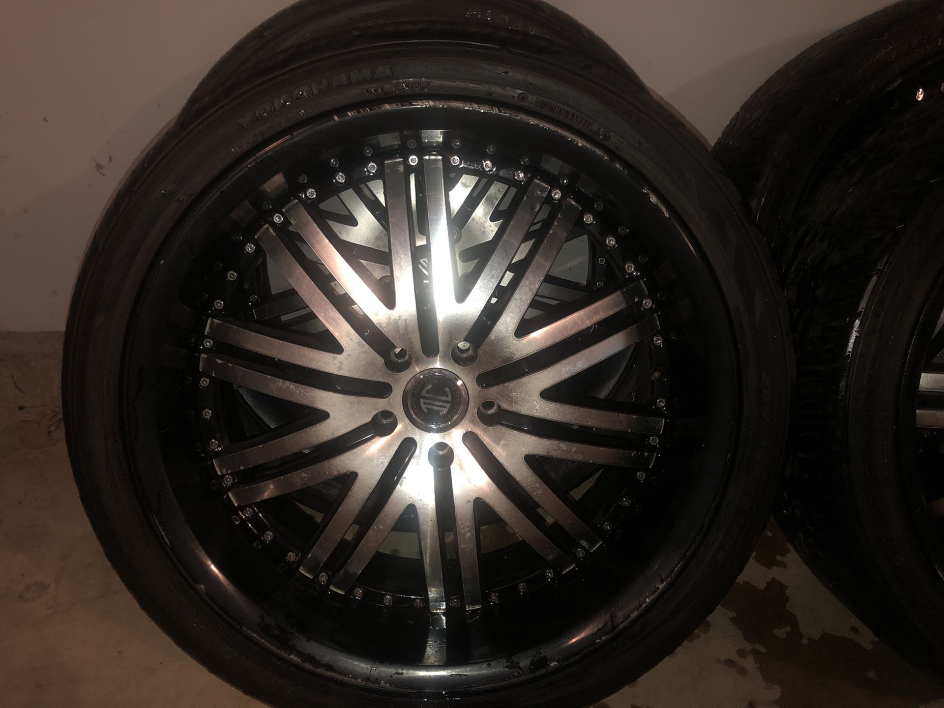 22” alloy wheels / crave alloy with Yokohama tires