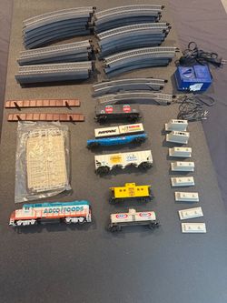 Life like ABCO HO train set - with extra track. Works