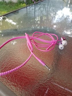 Zipper earphones