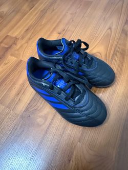 Soccer cleats boys, size 10